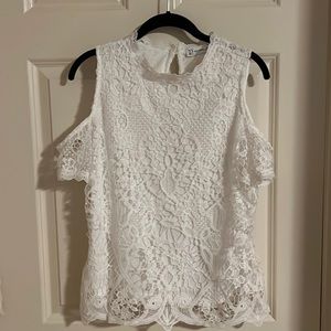 NEW YORK AND COMANY LACE BLOUSE.